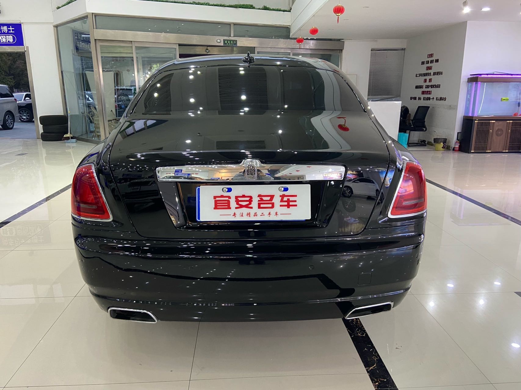 劳斯莱斯古斯特车尾实拍
