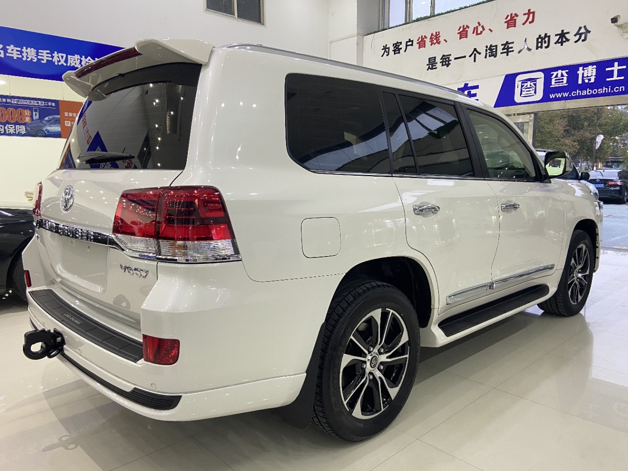 23款570右后45度实拍